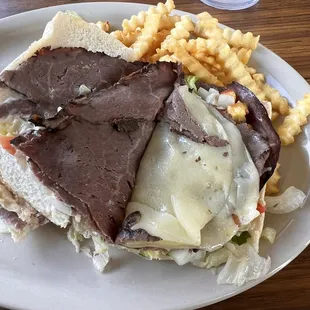 Hot Roast Beef Sub which the meat looks old and the cheese not melted!!!