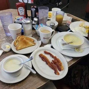 The breakfast was delicious!!! We thoroughly enjoyed our meal. Def going back.