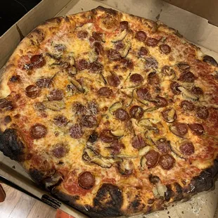 Cheese circle with pepperoni and mushrooms