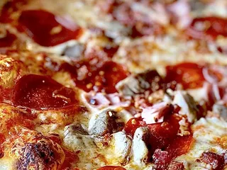 Tuttorosso Restaurant & Pizzeria