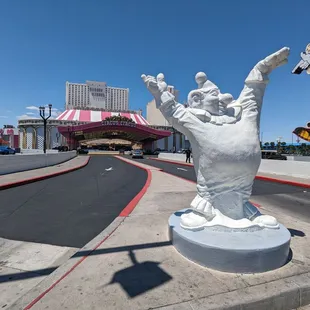 Haha.  Circus circus!! Yay