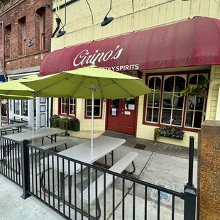 10.01.23 outdoor seating at Cirino's Italian Restaurant
