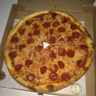 Large pepperoni pizza