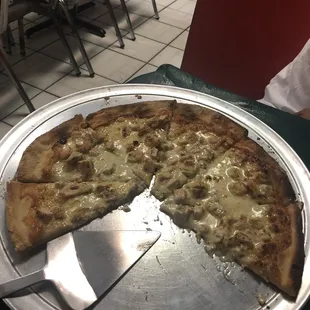 Chicken Alfredo Pizza 16"