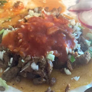 Asada taco con salsa roja