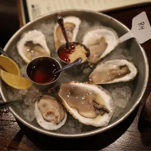 Raw 1/2 Dozen Shucked Oysters