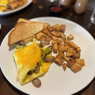 Got the omelette with sausage, peppers, and cheddar cheese. Included toast and potatoes for $18 after tax so about $21 after tip).