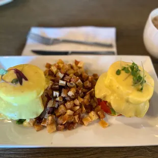 Crab cake Benedict's