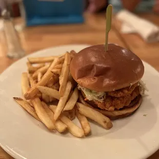 Sam&apos;s crispy chicken sandwich