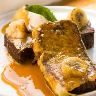 Banana Bread French Toast (1), a distinct maple &amp; caramel taste in addition to the banana bread. The slices of toast are fluffy. (8/14/2022)