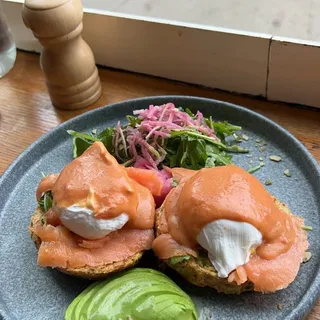 Smoked Salmon Benny