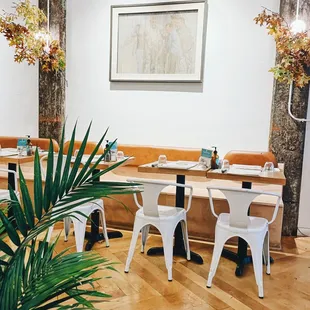 | INTERIOR |