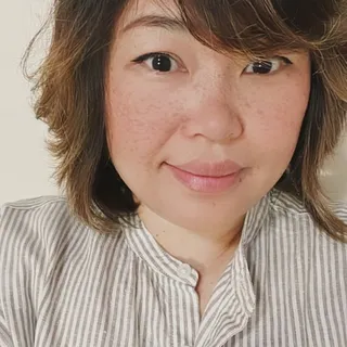 Debbie W.