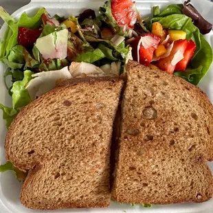 Turkey bacon sandwich with salad