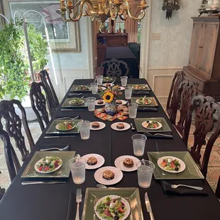 Side salad with chocolate flan (catering event)