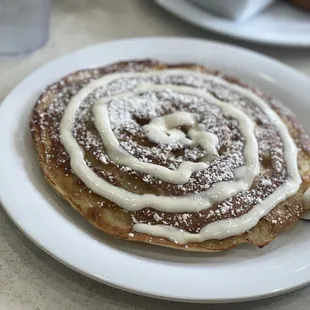 CINNAMON ROLL PANCAKES