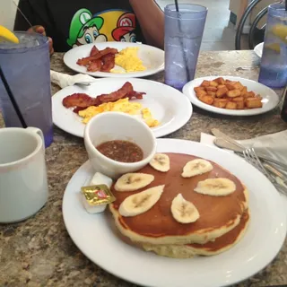 BANANA PANCAKES