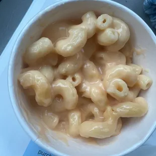 Max and cheese. Bland taste