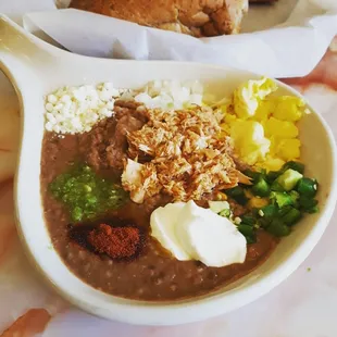 Foul ("full") with tuna, feta, jalapeño, and tasty spices.