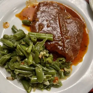 Meatloaf with green beans