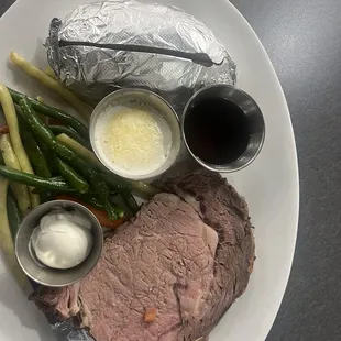 this is apparently a rare prime rib