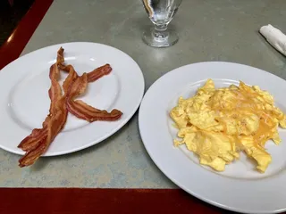 Alexis Cafe