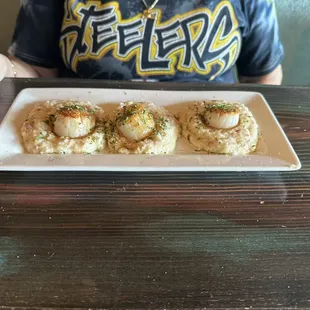 Scallops and Grits