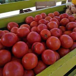 I love this place plenty of fresh produce! Large variety of vendors!