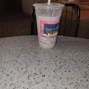 Comes and creme shake