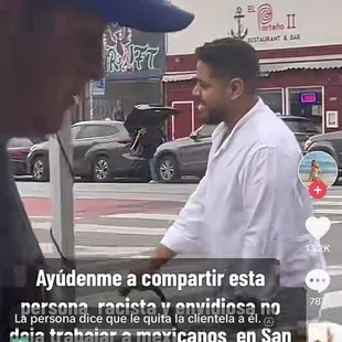 Muy mal servicio y molestan ala gente que quiere comer afuera mojandolos con una mangera de agua no respeto