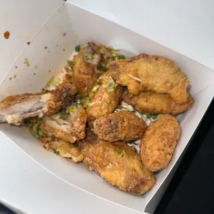 a box of fried chicken wings