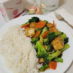 Tofu with broccoli