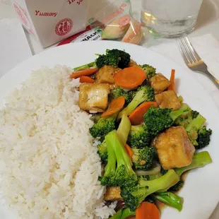 Tofu with broccoli