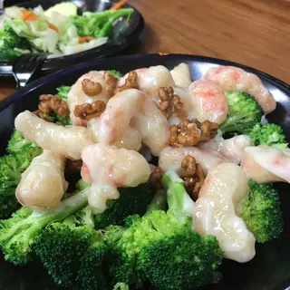 Walnut Soy Shrimp Plate