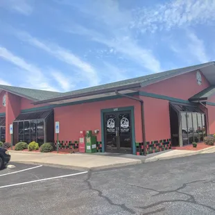 Next to Farm Fresh on 17