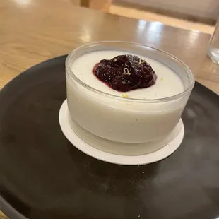 Vanilla panna cotta