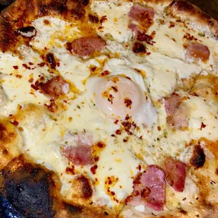 Belly Ham , Mozzarella , Grana Padano , Oregano , Chilies Pizza