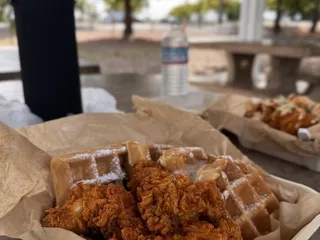 RILEY'S FOOD TRUCK