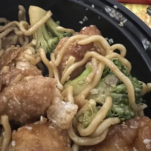 Sesame chicken and broccoli with lo mein