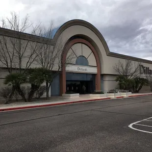 Sierra Vista Mall - Dillards