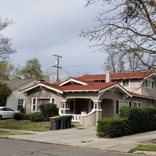 Miracle Mile Neighborhood