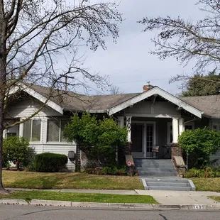 Miracle Mile Neighborhood