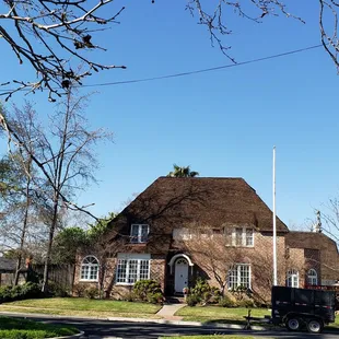 Miracle Mile Neighborhood