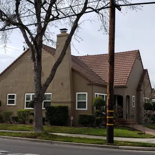 Miracle Mile Neighborhood