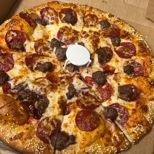 Medium pep and sausage. Love the sesame crust!