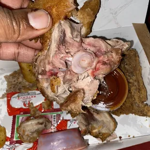 chicken wings and fried chicken, bbq wings, poultry, chicken wings, food, fried chicken wings, fried chicken, chicken, bbq chicken