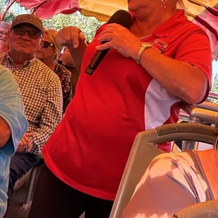 "No line" Linda the tour guide!