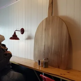 Look at the size of that pizza peel!