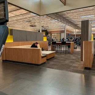 LOUNGE AREA || FEB. 2024