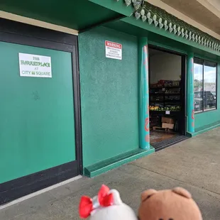 He entrance closest to Chuck E Cheese